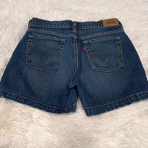 Levi’s‎ women high rise shorts size 8